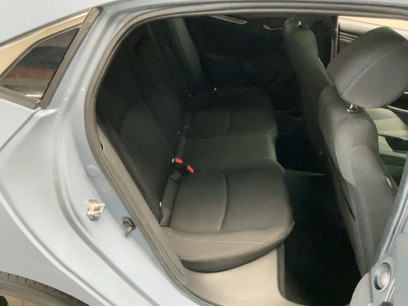 Honda Civic 1.0 VTEC Executive — zdjęcie 14