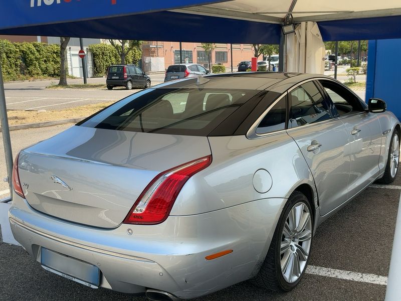 Jaguar XJ 3.0 D V6 Premium Luxury — zdjęcie 6