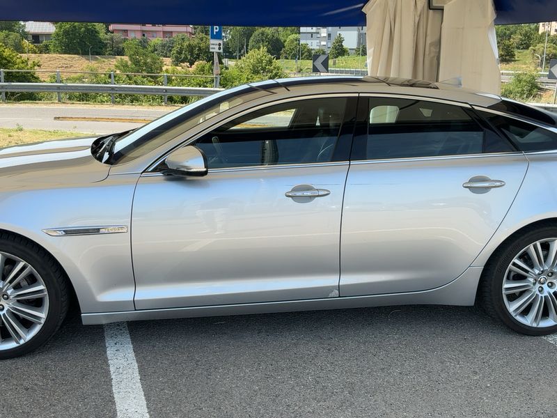 Jaguar XJ 3.0 D V6 Premium Luxury — zdjęcie 4