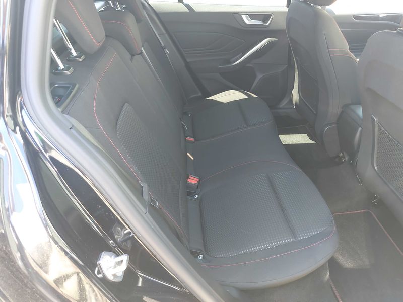 Ford Focus 1.5 TDCi EcoBlue ST-Line X — zdjęcie 14
