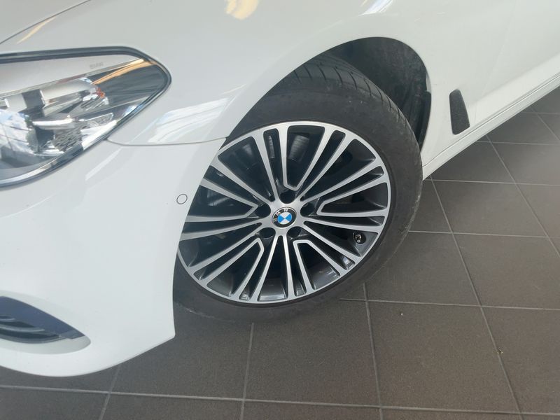 BMW 5er 520d Mild-Hybrid xDrive Sport Line 2020 – снимка 3