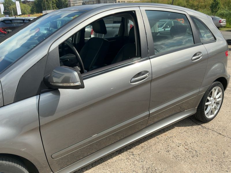 Mercedes-Benz B-Klasse B 180 CDI — zdjęcie 4