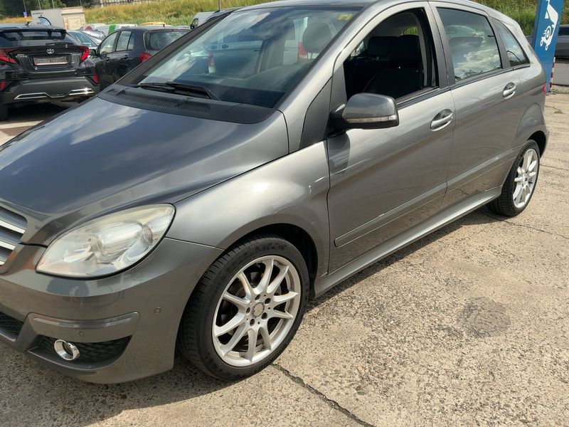 Mercedes-Benz B-Klasse B 180 CDI — zdjęcie 2