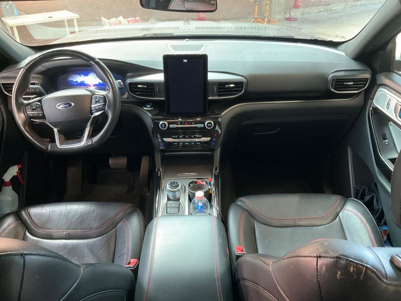 Ford Explorer 3.0 Plug-in Hybrid 4x4 ST-Line — zdjęcie 12