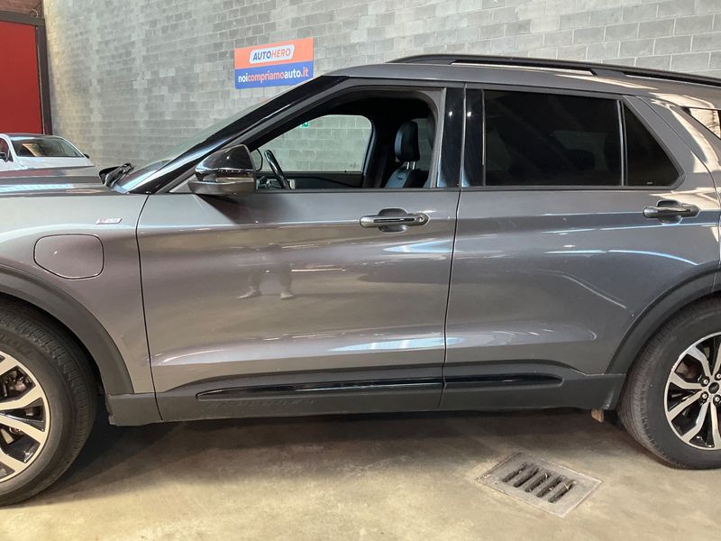 Ford Explorer 3.0 Plug-in Hybrid 4x4 ST-Line — zdjęcie 4