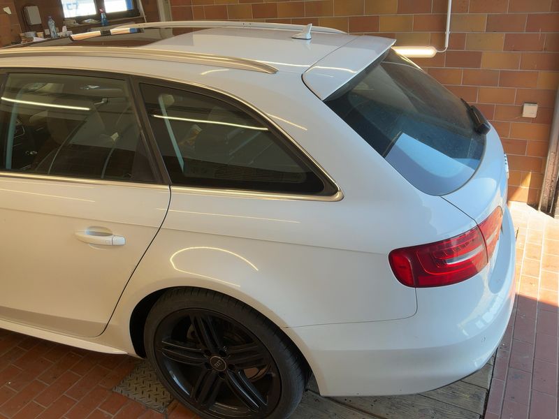 Audi A4 2.0 TDI quattro Ambiente 2012 – снимка 6