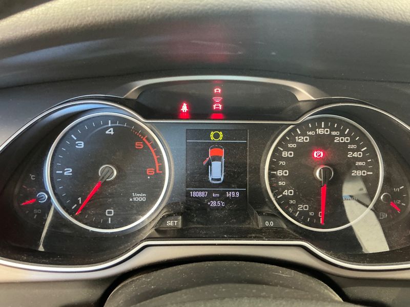 Audi A4 2.0 TDI quattro Ambiente 2012 – снимка 19