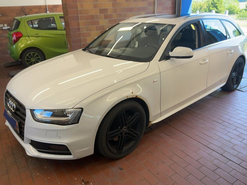 Audi A4 2.0 TDI quattro Ambiente 2012 – снимка 1