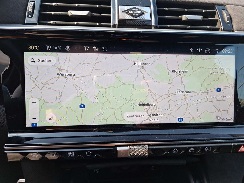 DS Automobiles DS7 1.5 Blue-HDi Performance Line + — zdjęcie 13