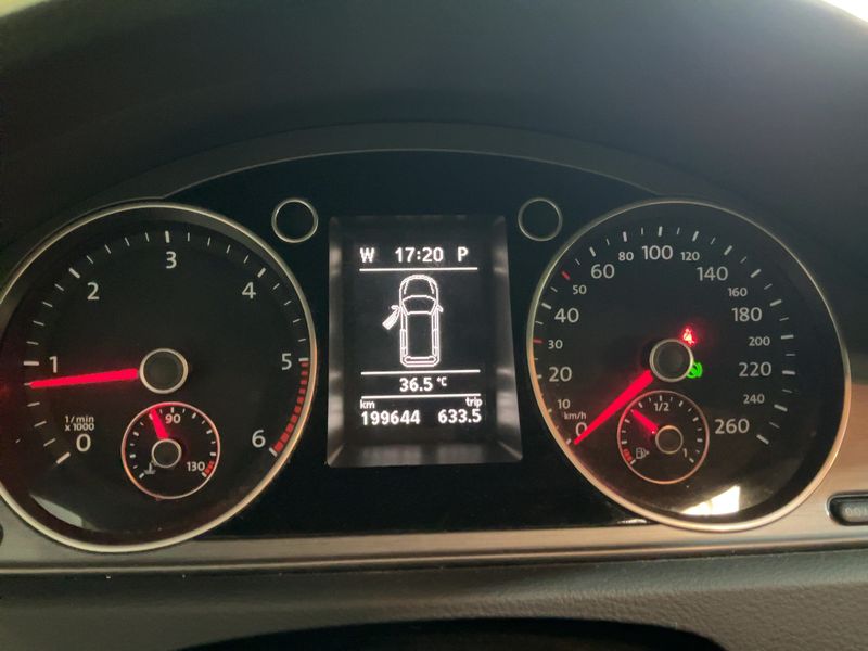 Volkswagen Passat 2.0 TDI Comfortline BlueMotion Tech 2013 – снимка 19