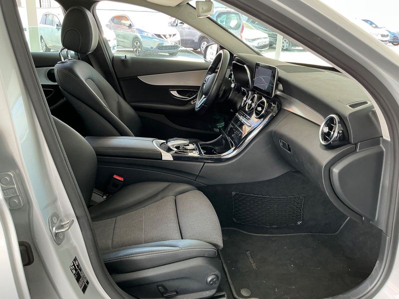 Mercedes-Benz C-Klasse C 220 d T AMG Line — zdjęcie 11