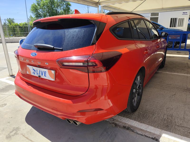Ford Focus 1.0 EcoBoost Mild-Hybrid ST-Line — zdjęcie 4
