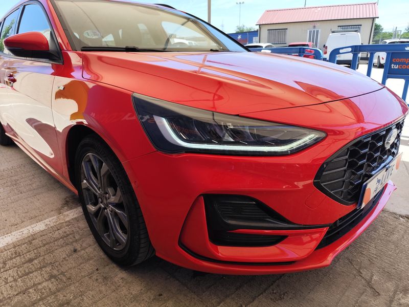 Ford Focus 1.0 EcoBoost Mild-Hybrid ST-Line — zdjęcie 6
