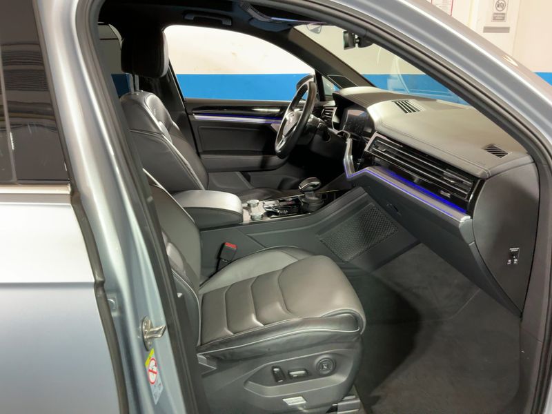 Volkswagen Touareg 4.0 TDI R-Line 4Motion — zdjęcie 11