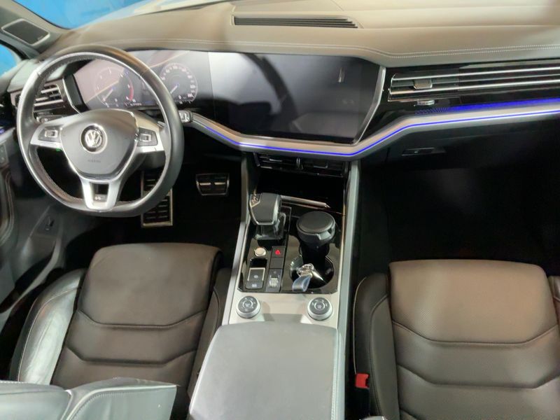 Volkswagen Touareg 4.0 TDI R-Line 4Motion — zdjęcie 12