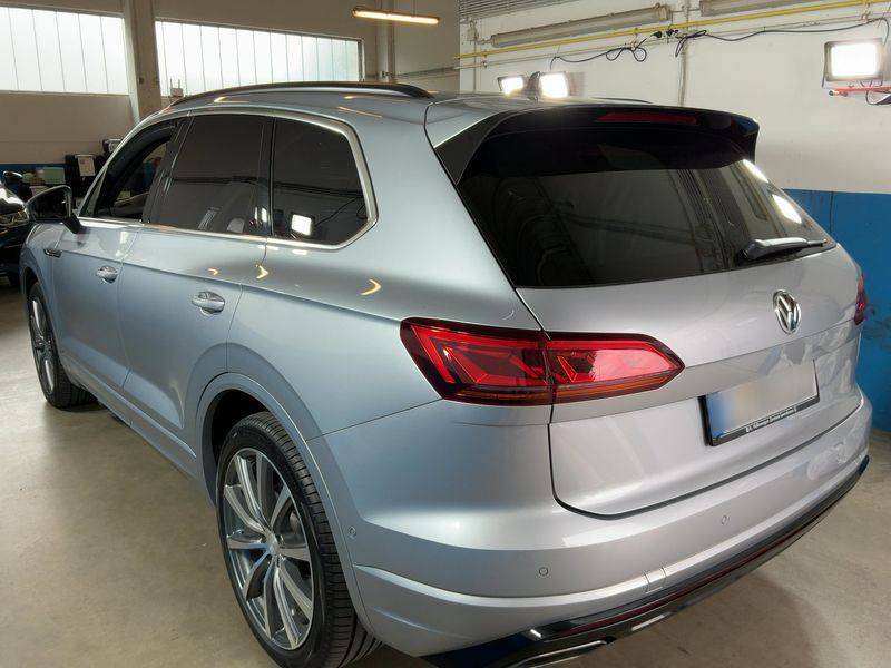 Volkswagen Touareg 4.0 TDI R-Line 4Motion — zdjęcie 3
