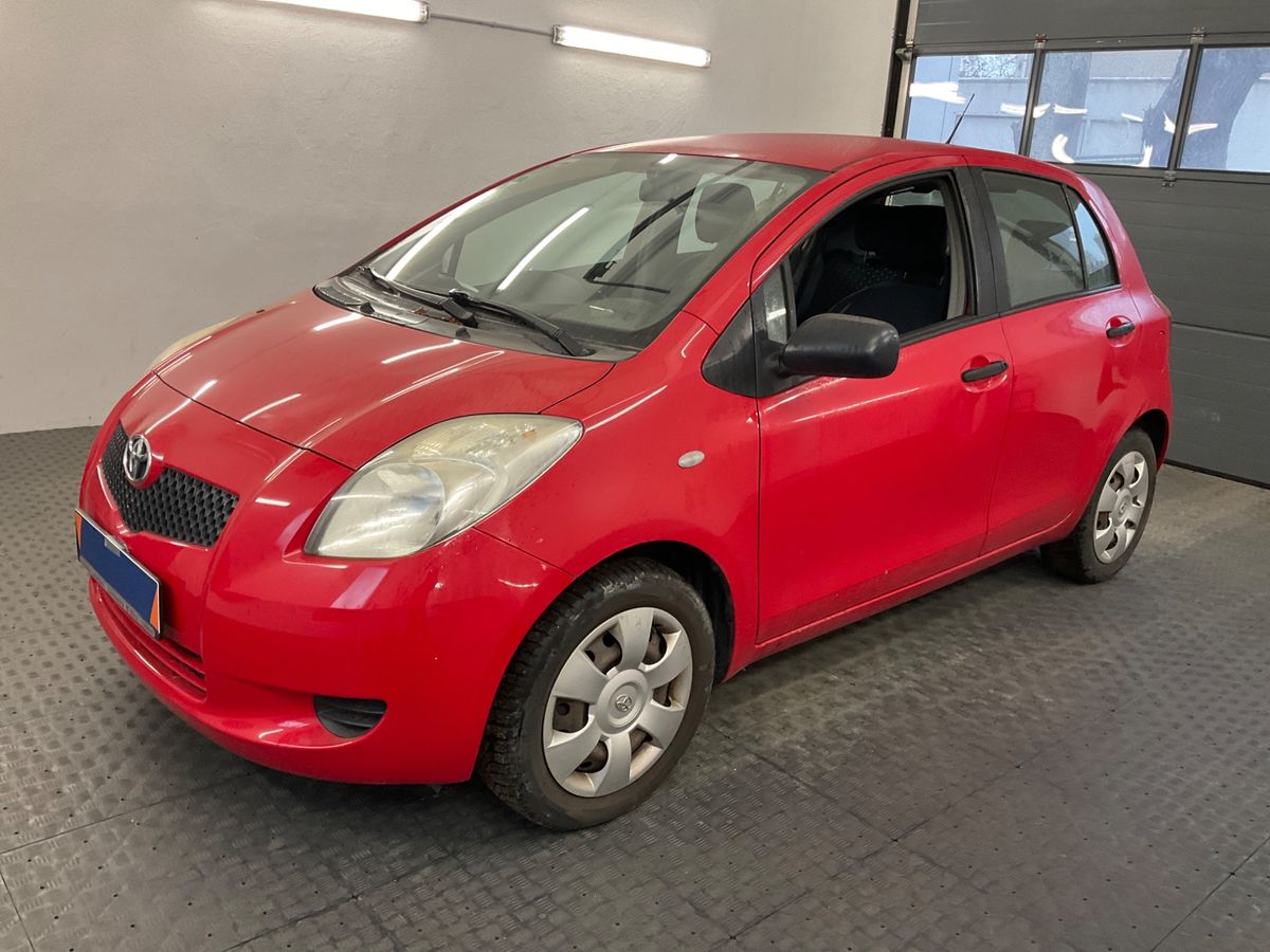 Toyota Yaris 1.3 VVT-i Cool