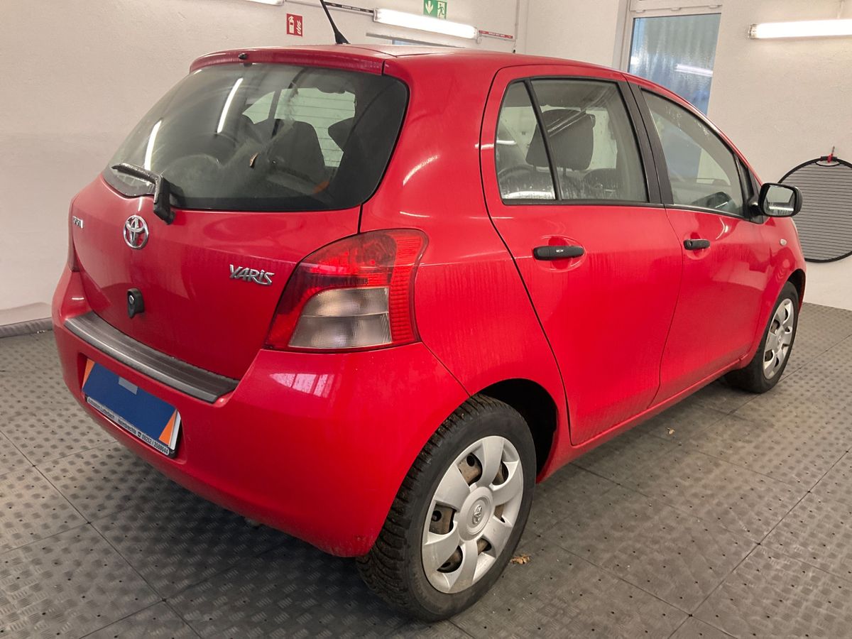 Toyota Yaris 1.3 VVT-i Cool