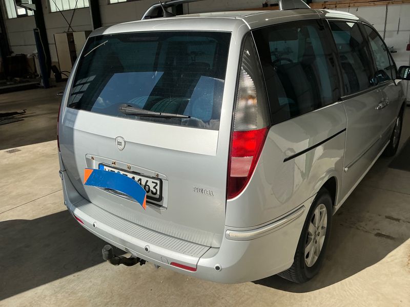 Lancia Phedra 2.2 JTD Executive — zdjęcie 2