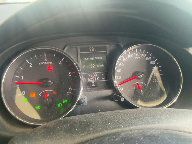 Nissan Qashqai+2 2.0 dCi Acenta 4x4 — zdjęcie 13