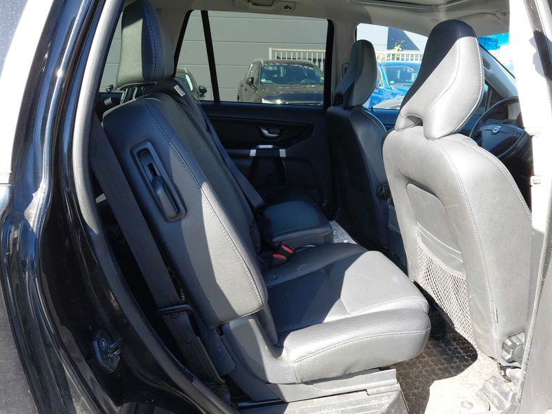 Volvo XC90 2.4 D5 Momentum — zdjęcie 13