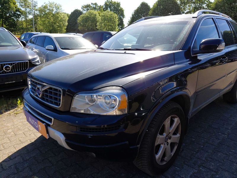 Volvo XC90 2.4 D5 Momentum — zdjęcie 2