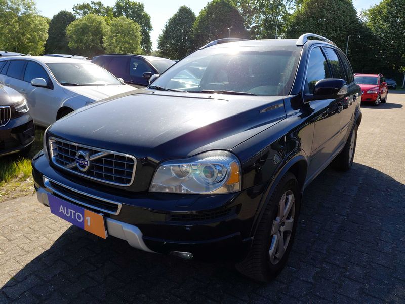 Volvo XC90 2.4 D5 Momentum — zdjęcie 1