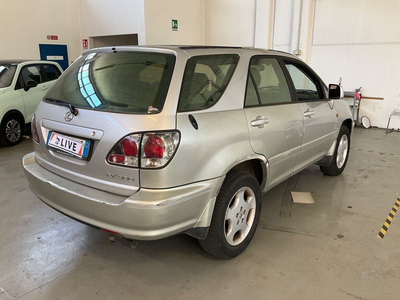 Lexus RX-Serie RX 300 — zdjęcie 2