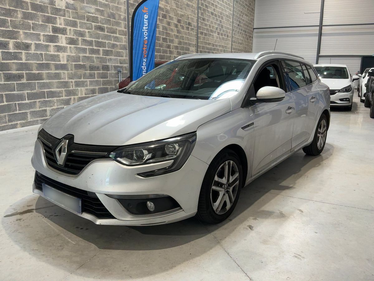 Renault Megane 2018 — photo 1