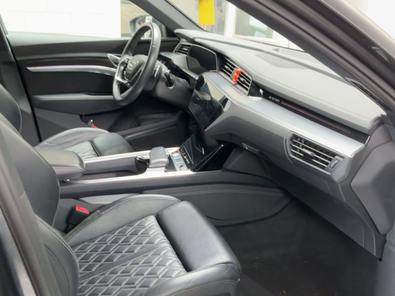 Audi e-tron S quattro — zdjęcie 11