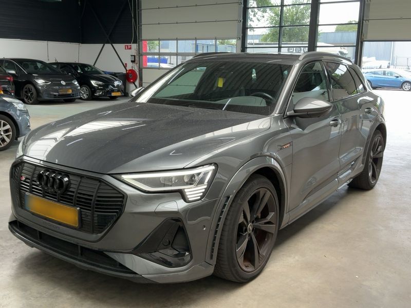 Audi e-tron S quattro