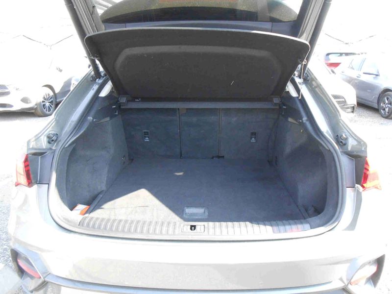 Audi Q3 Sportback 35 TDI — zdjęcie 9