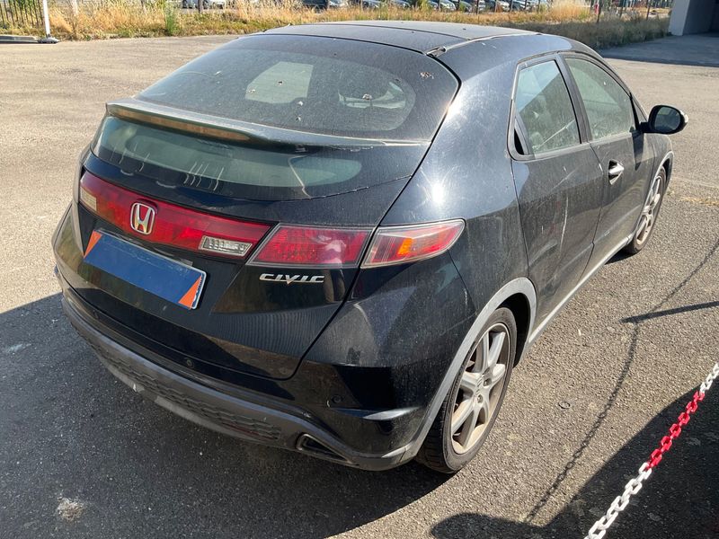 Honda Civic 1.8 VTEC Executive Cuir Navi — zdjęcie 2