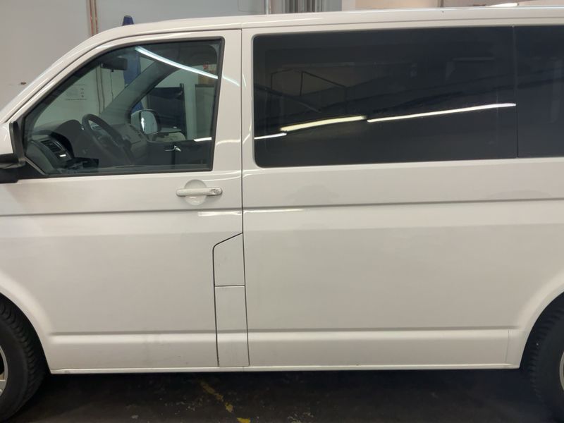 Volkswagen T5 Caravelle 2.0 TDI Comfortline — zdjęcie 4