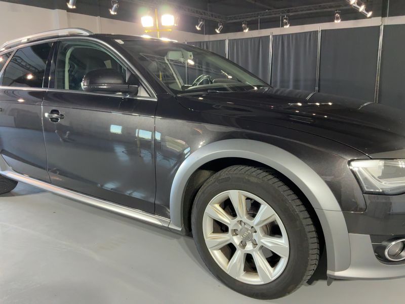 Audi A4 Allroad 2.0 TDI — zdjęcie 8