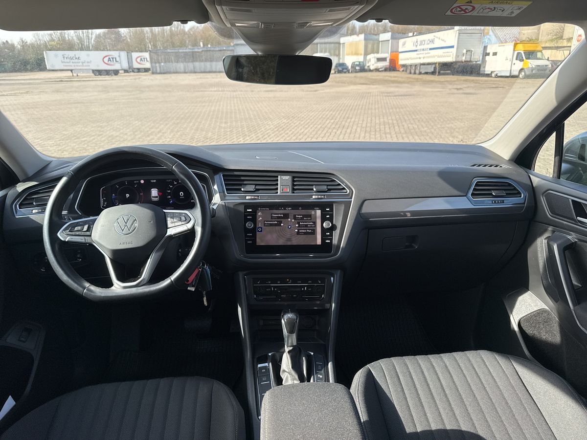 Volkswagen Tiguan 2022 — photo 12