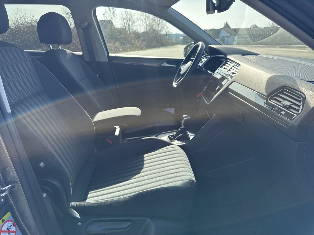 Volkswagen Tiguan 2022 — photo 11