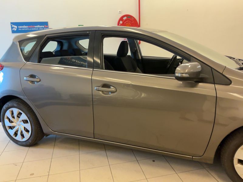 Toyota Auris 1.3 Comfort — zdjęcie 7