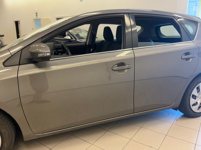Toyota Auris 1.3 Comfort — zdjęcie 4