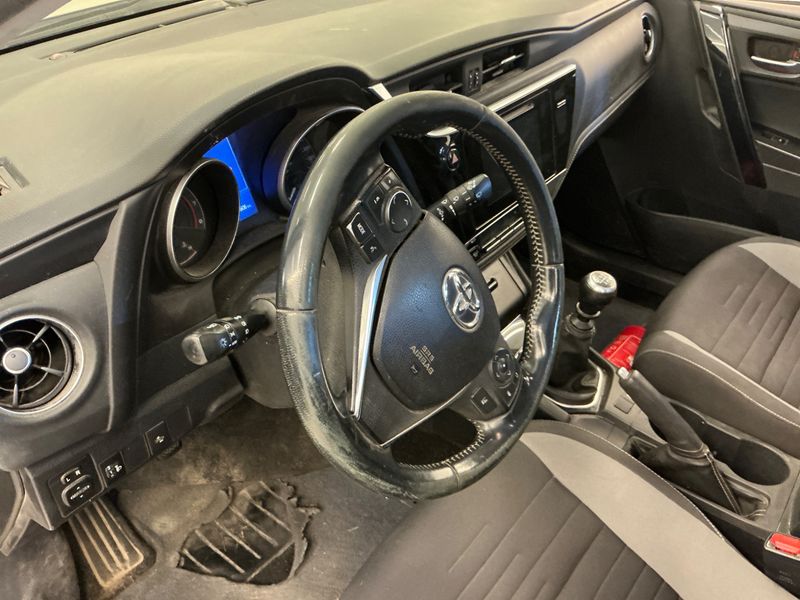 Toyota Auris 1.3 Comfort 2018 – снимка 32