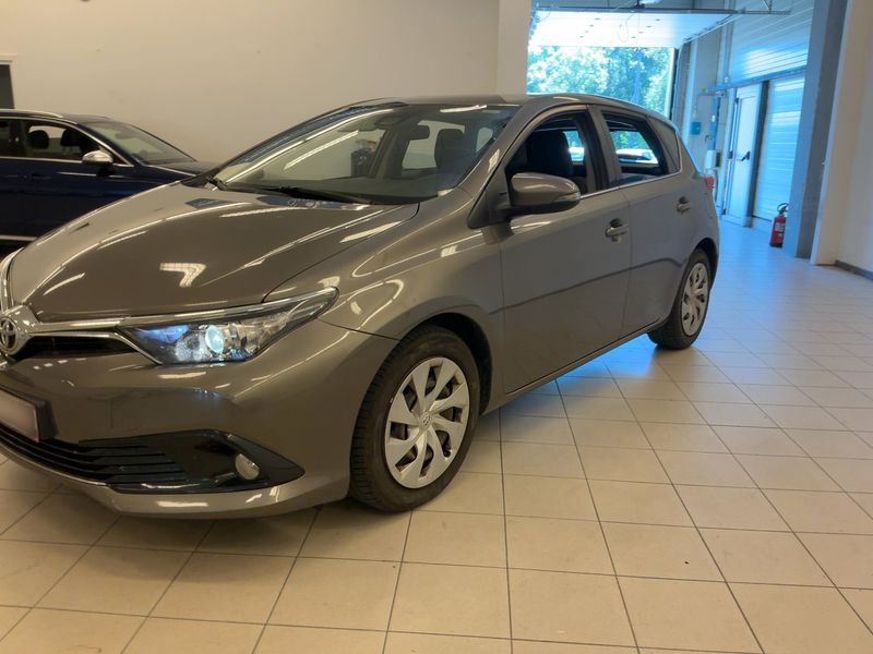 Toyota Auris 1.3 Comfort — zdjęcie 2