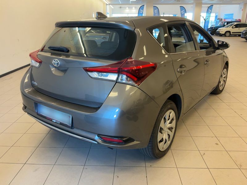Toyota Auris 1.3 Comfort — zdjęcie 6