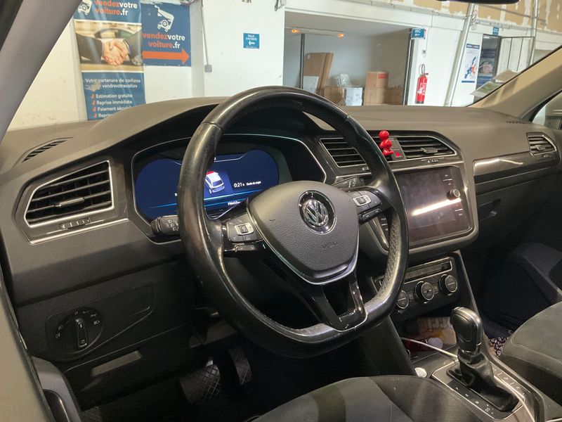 Volkswagen Tiguan 2.0 TDI Carat Exclusive BlueMotion Tech 2017 – снимка 24