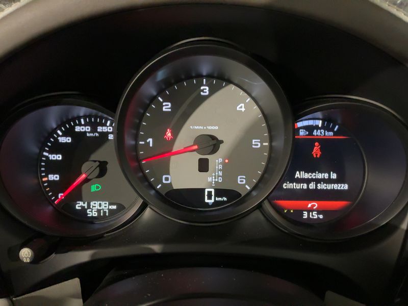 Porsche Macan S Diesel — zdjęcie 13