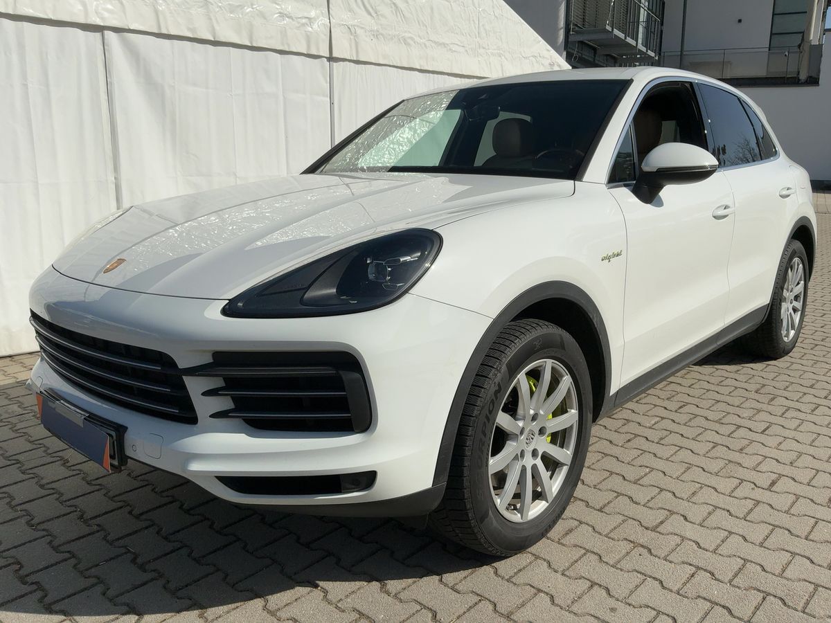 Porsche Cayenne 2020 — photo 1