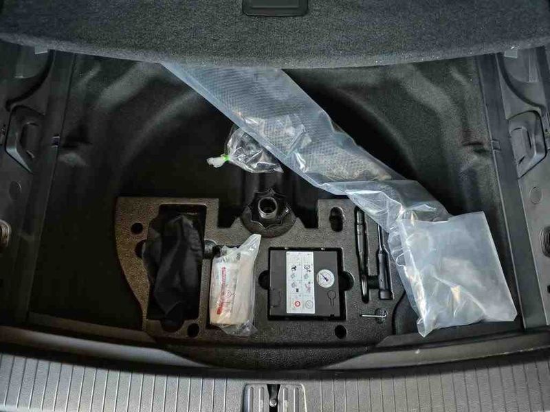 Volkswagen Touran 2.0 TDI Comfortline BlueMotion Tech — zdjęcie 17