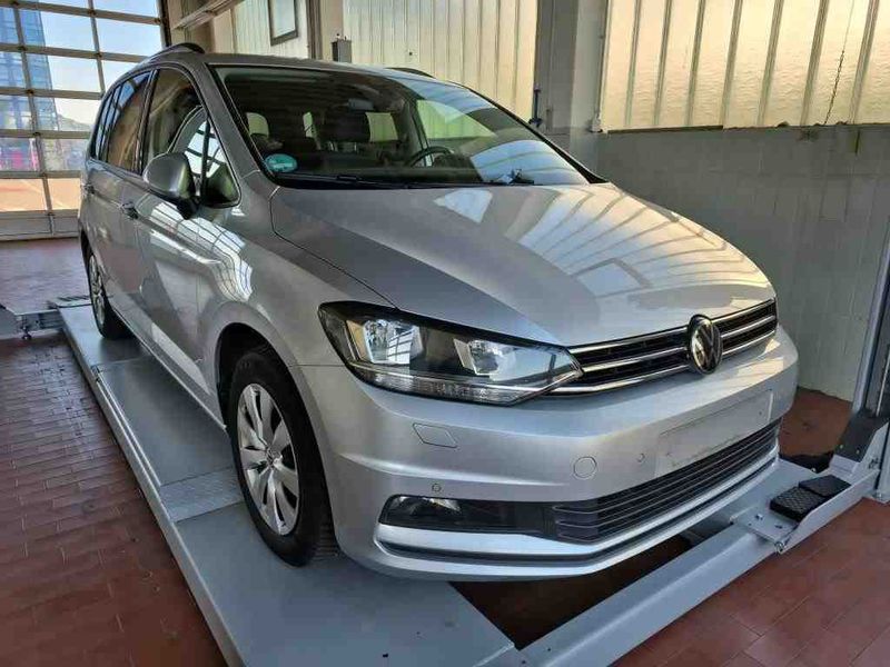 Volkswagen Touran 2.0 TDI Comfortline BlueMotion Tech — zdjęcie 15