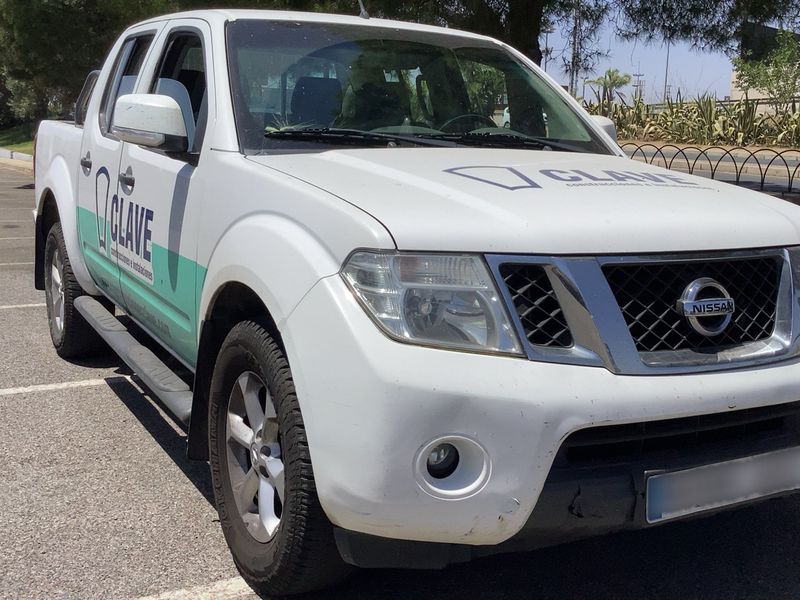 Nissan Navara Pick-up 2.5 dCi Double Cab LE 4x4 — zdjęcie 8