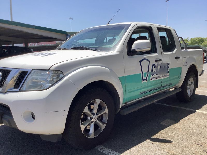 Nissan Navara Pick-up 2.5 dCi Double Cab LE 4x4 — zdjęcie 2