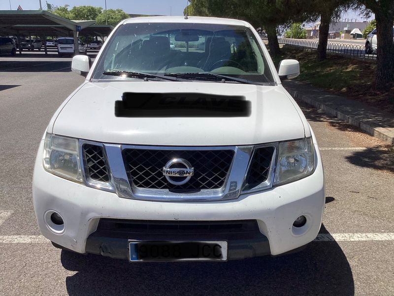Nissan Navara Pick-up 2.5 dCi Double Cab LE 4x4 — zdjęcie 9